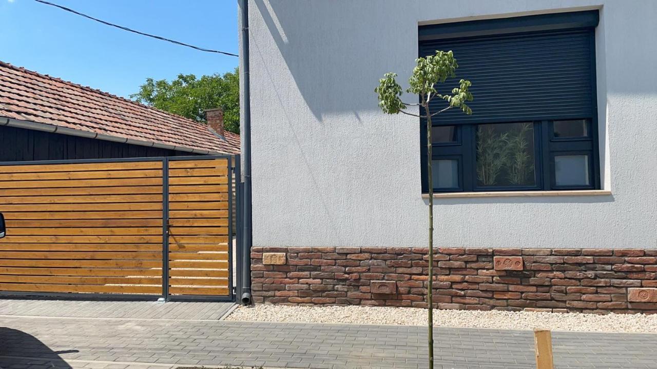 Thermal Apartmanok Raday 4 - Zendaya Hajduszoboszlo Exterior photo